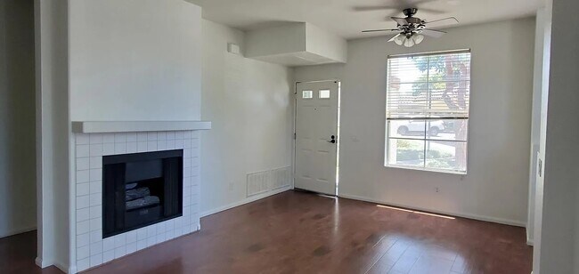 Building Photo - 10830 Sabre Hill Dr #201