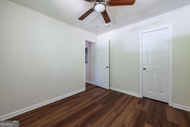 Building Photo - 452 Paines Ave NW