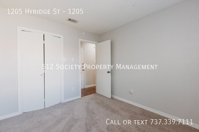 Building Photo - 1205 Hyridge St