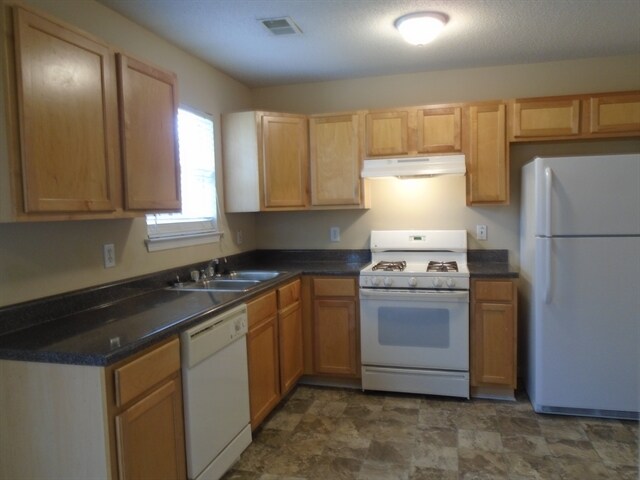 Building Photo - 148 Ventura Trl