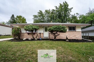 Building Photo - Lovely Spacious 3 Bedroom Single Family Ho...