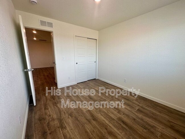 Building Photo - 3961 Pinnacles Ct