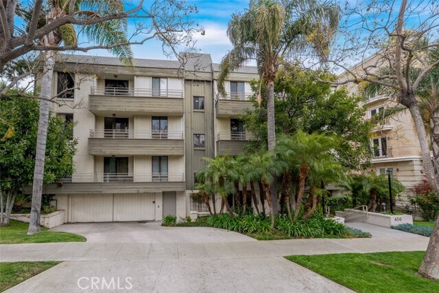 Building Photo - 450 N Oakhurst Dr