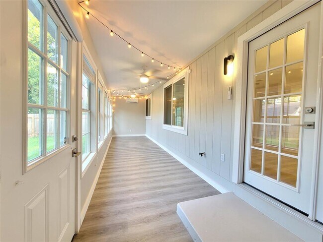Building Photo - 804 Kavanagh Dr