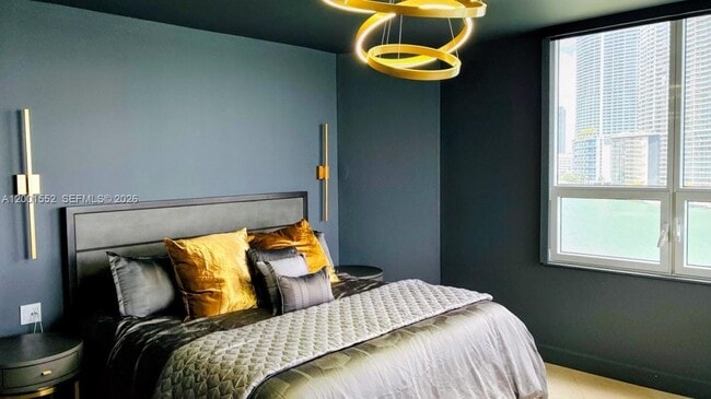 Building Photo - 848 Brickell Key Dr