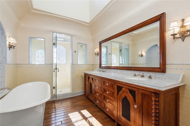 Building Photo - 17501 Castellammare Dr