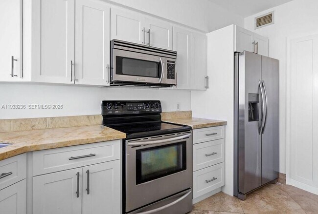 Building Photo - 1330 West Ave