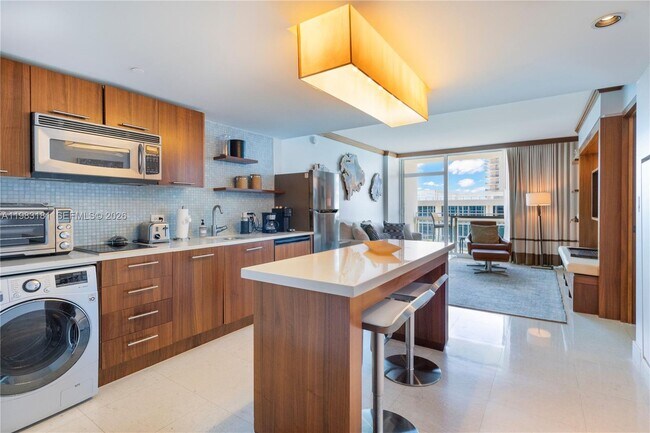 Building Photo - 6801 Collins Ave