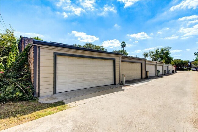 Building Photo - 1289 Blalock Rd