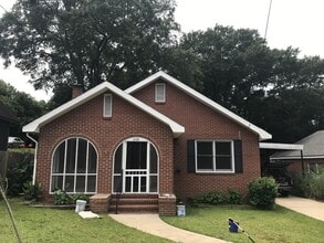 Building Photo - ***ON HOLD**3 Bedroom / 1 Bathroom Home for Rent in Columbus, GA***