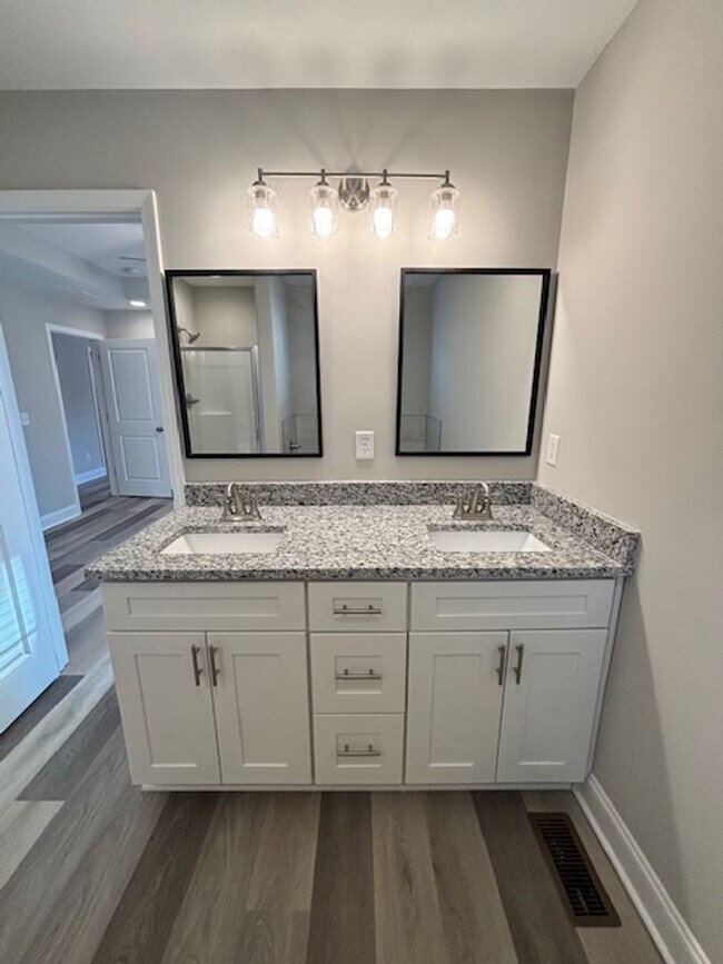 Building Photo - 1146 Melody Ave