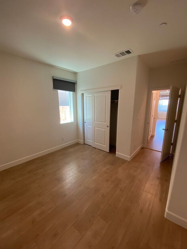 Building Photo - Beautifully upgraded Rocklin 4 Bedroom Home with Owned 15 Panel 5kwh Solar!