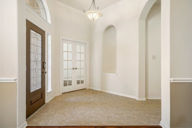 Building Photo - 24915 Pikecrest Dr