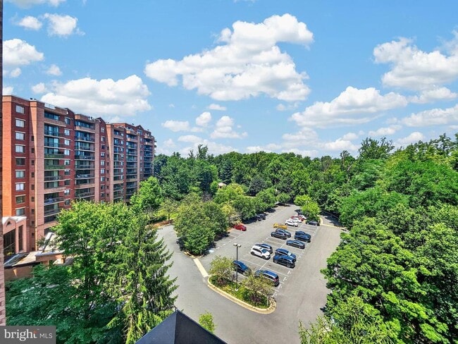 Building Photo - 2230 George C Marshall Dr