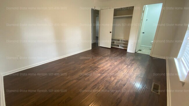 Building Photo - 4 bedroom 2 bath home for rent