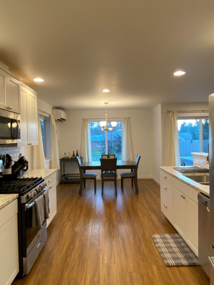 Building Photo - 1589 NW 5th Ave