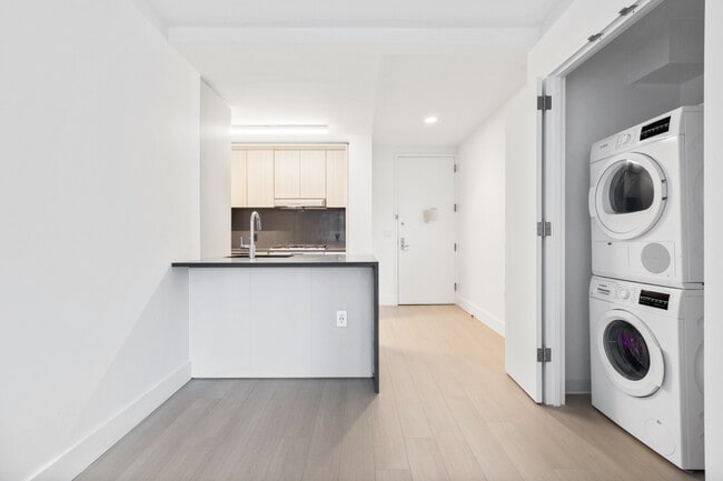 Interior Photo - Anagram Nomad