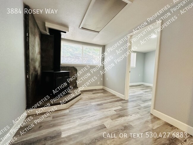 Building Photo - 3884 Rosey Way