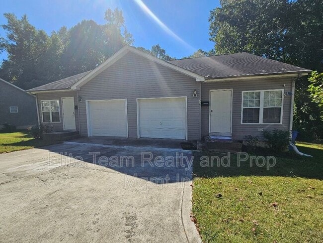 Primary Photo - 336 Lutz Ave