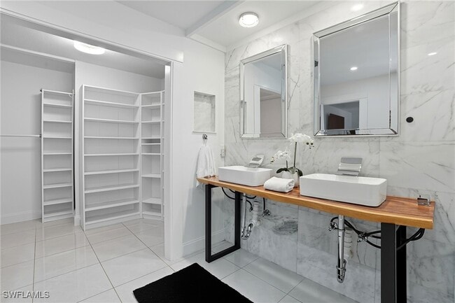 Building Photo - 155 Old Tamiami Trail