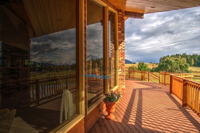 Building Photo - Move-in Special: $500 Off First Month’s Re...