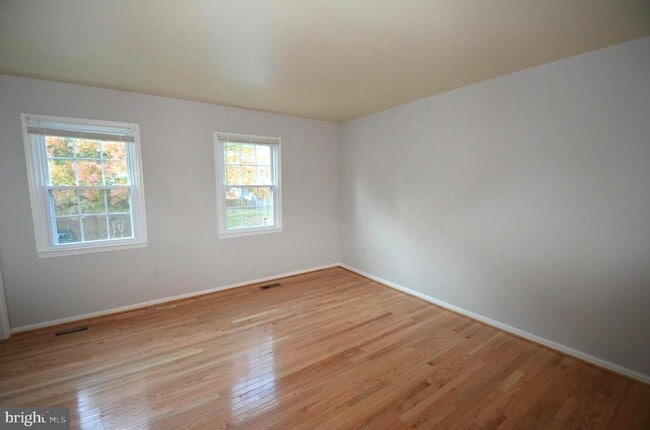 Building Photo - 5748 Lakeside Oak Ln