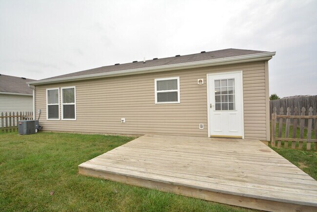 Building Photo - 8561 Bluff Point Dr