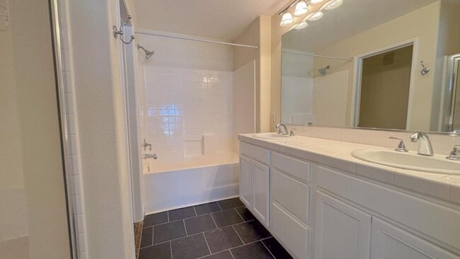 Building Photo - 37 Hinterland Way