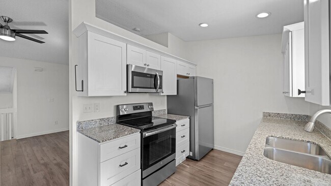 Building Photo - 580 Upton Dr