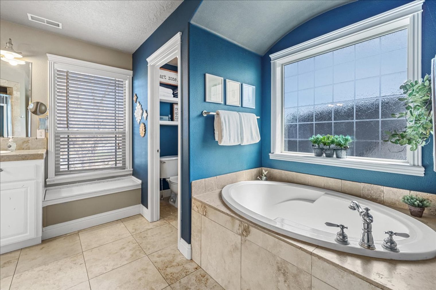 Building Photo - 2279 S Bear Claw Way