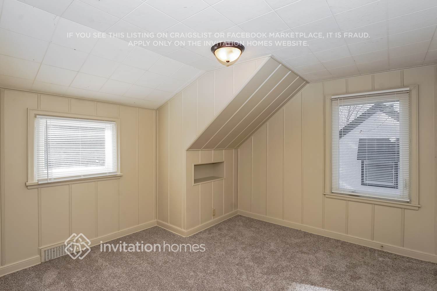 Building Photo - 1923 Arlington Ave E