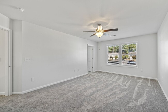 Building Photo - **Spacious 3/2.5 Townhome in Durham**
