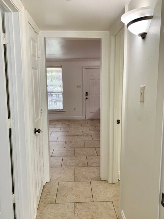 Building Photo - 2BD/2BA Condo for Lease on Park Blvd. Clos...