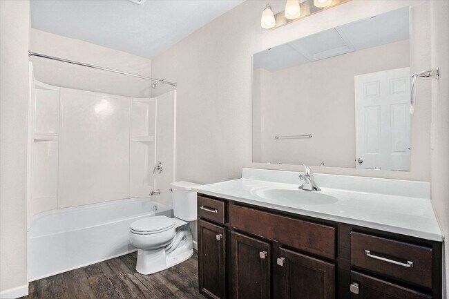 Building Photo - Immediate Occupancy Available!