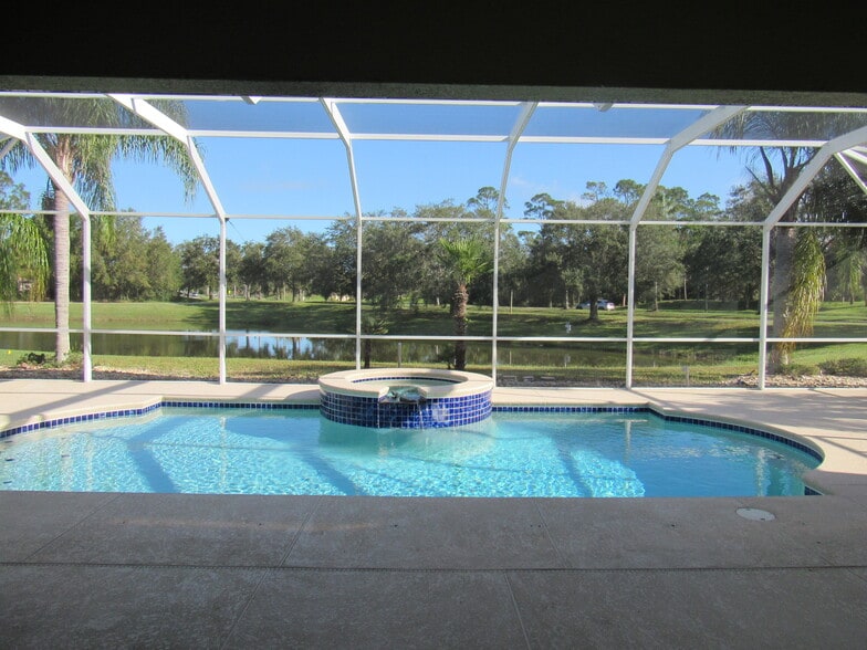 Lakefront - 3507 Sonesta Ct