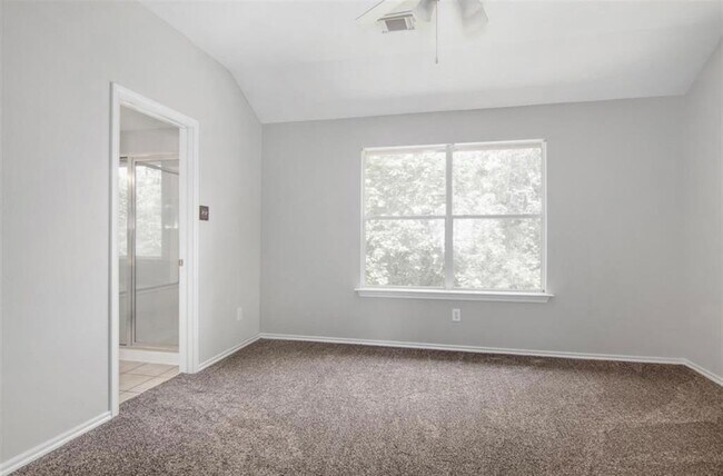 Building Photo - 20330 Roble Green Trl