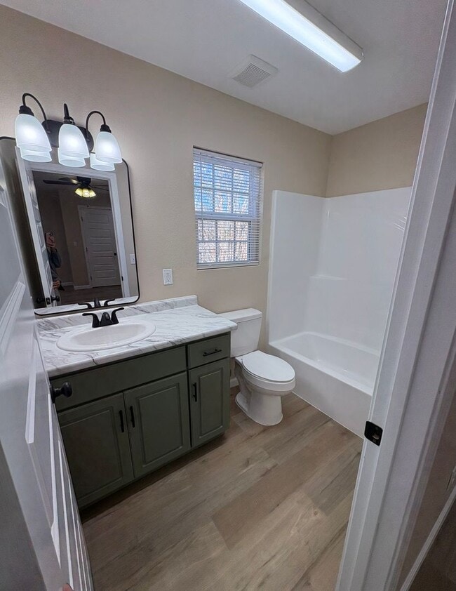 Building Photo - 1806 Teston Ln