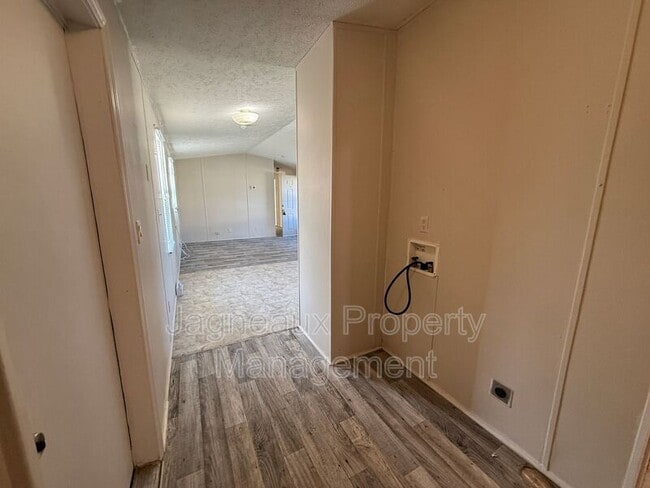 Building Photo - 2210 Center St