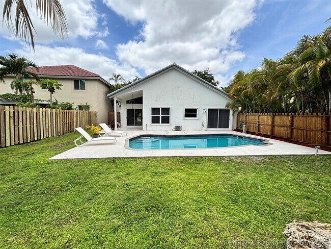 Building Photo - 2990 NW 68th Ave