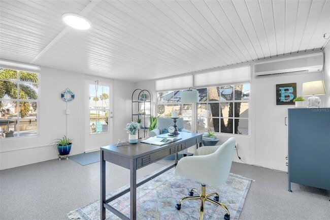 Building Photo - 1015 Spindle Palm Way