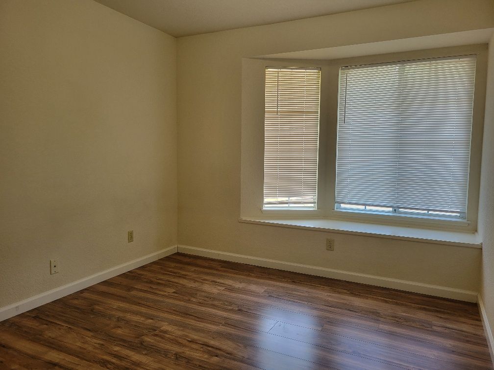 Building Photo - 1812 College Greens Dr