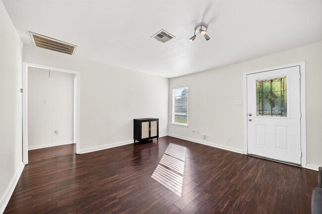 Building Photo - 6603 Conley St