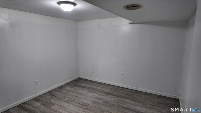 Building Photo - 9 Jewett St