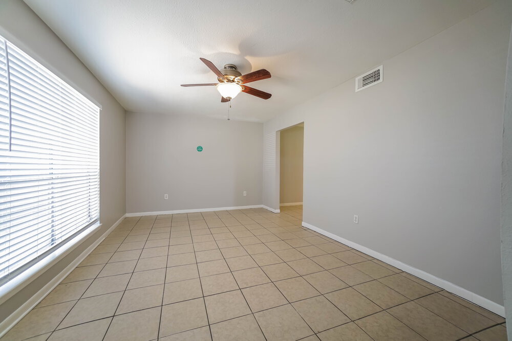 Building Photo - 10919 Skybird Dr