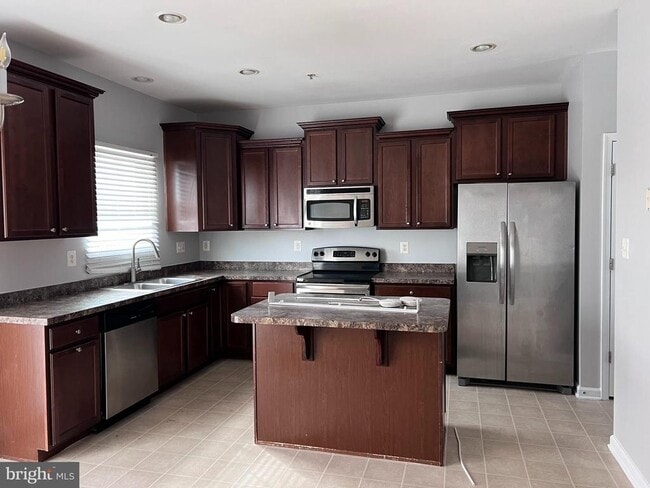 Building Photo - 820 Wingsail Ct