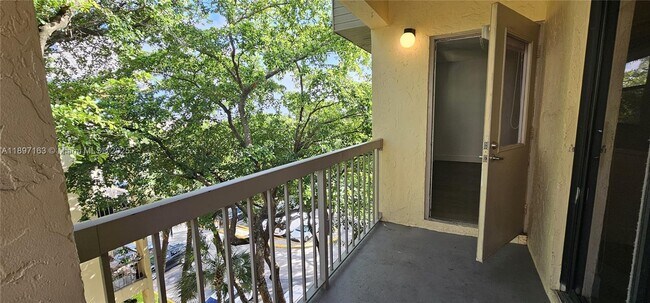 Building Photo - 8100 Geneva Ct