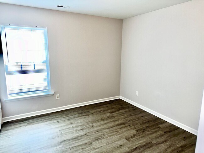 Building Photo - Updated 4BD, 2.5BA Raleigh Home With a 2-C...