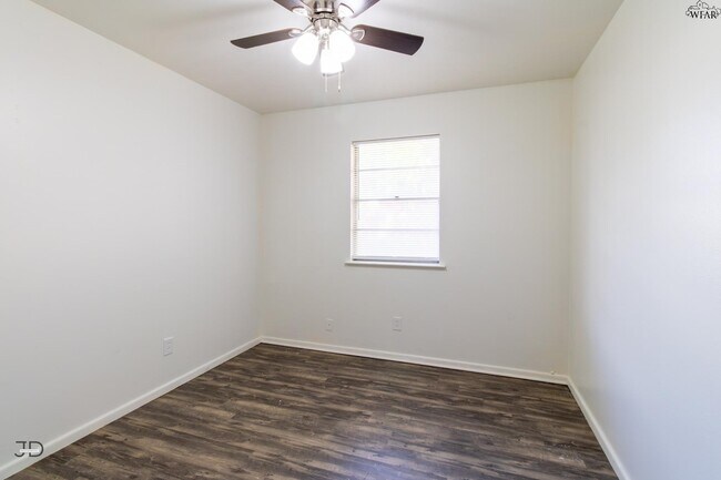 Building Photo - 109 Wood Cir