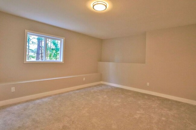 Building Photo - Beautifully, Remodeled Home In Freeland!