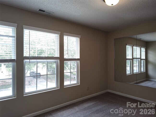 Building Photo - 2038 Dunsmore Ln